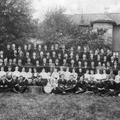 1913 Fest med musik för Personalen vid Alingsås Verkstäder utanför Godtemplarlokalen vid Göteborgsvägen      