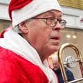 63670  Musikkårens tomteparad 2018-12-22  Nygatan Alingsås